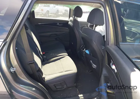 2018 Kia Sorento 2.4L Lx из США, поврежденный, VIN 5XYPGDA3XJG352900